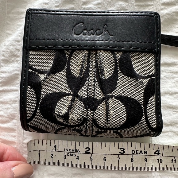 Small Coach Wallet - Picture 7 of 10